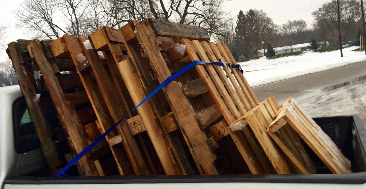 Pickup load of pallets